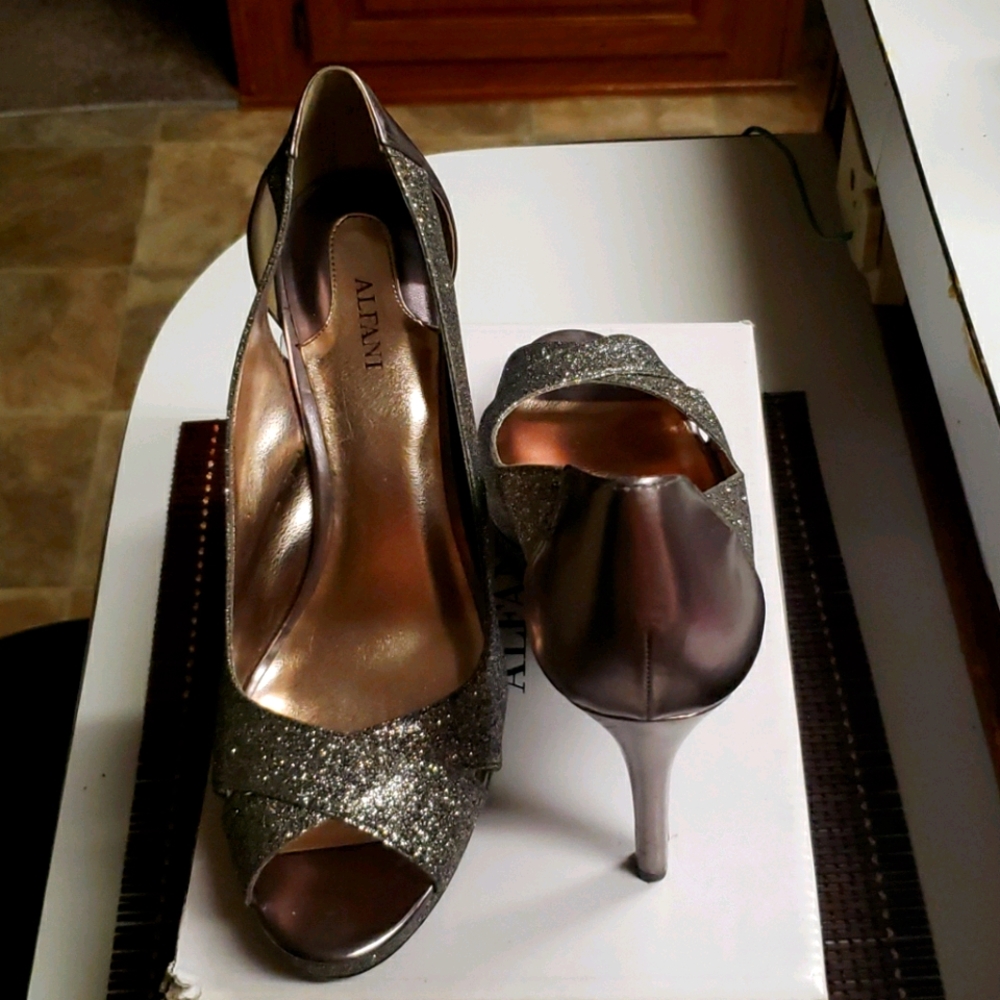 Dress shoes
